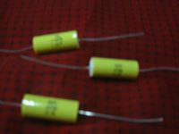 CLS21型金屬化聚碳酸酯薄膜電容器實(shí)物圖